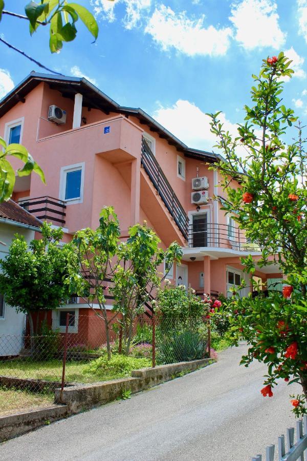 Apartments With A Parking Space Bilice, Krka - 13545 Šibenik Eksteriør billede